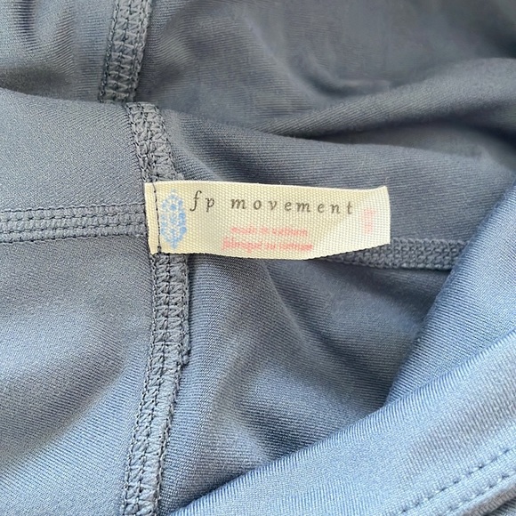 Free People Movement Cut Out Mid Rise Cropped Infinity Leggings, Size XS - Picture 6 of 9